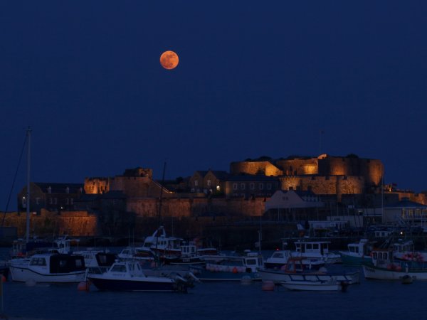 Full Moon Rising